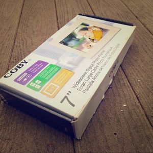 7” Coby Digital Photo Frame